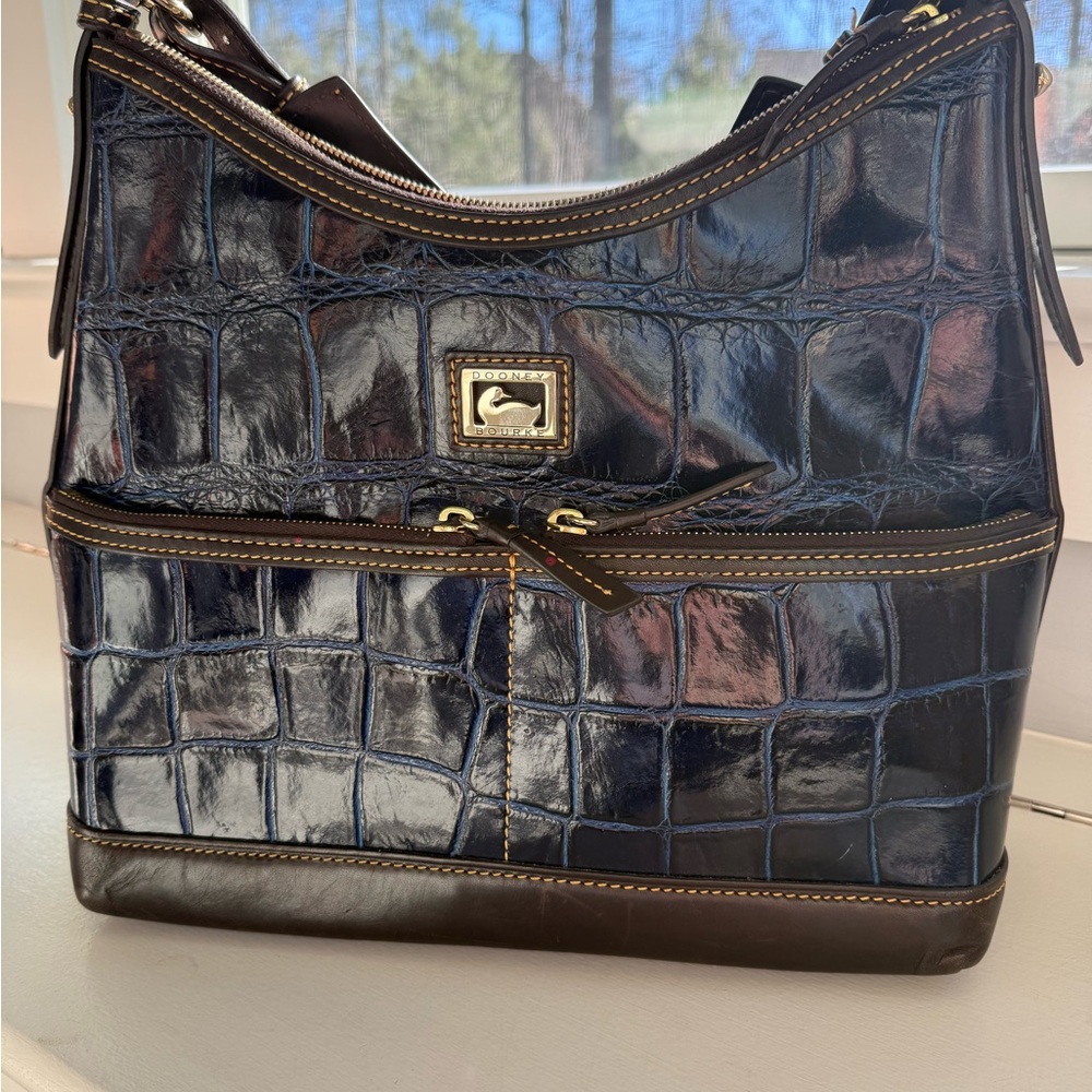 Dooney & Bourke Navy Croc Embossed Leather Shoulder Bag with Dust Bag EUC